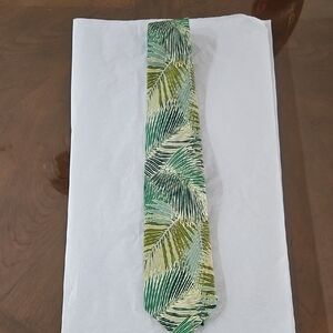 Tommy Bahama Leaf Patterned Tie in Green and Cream